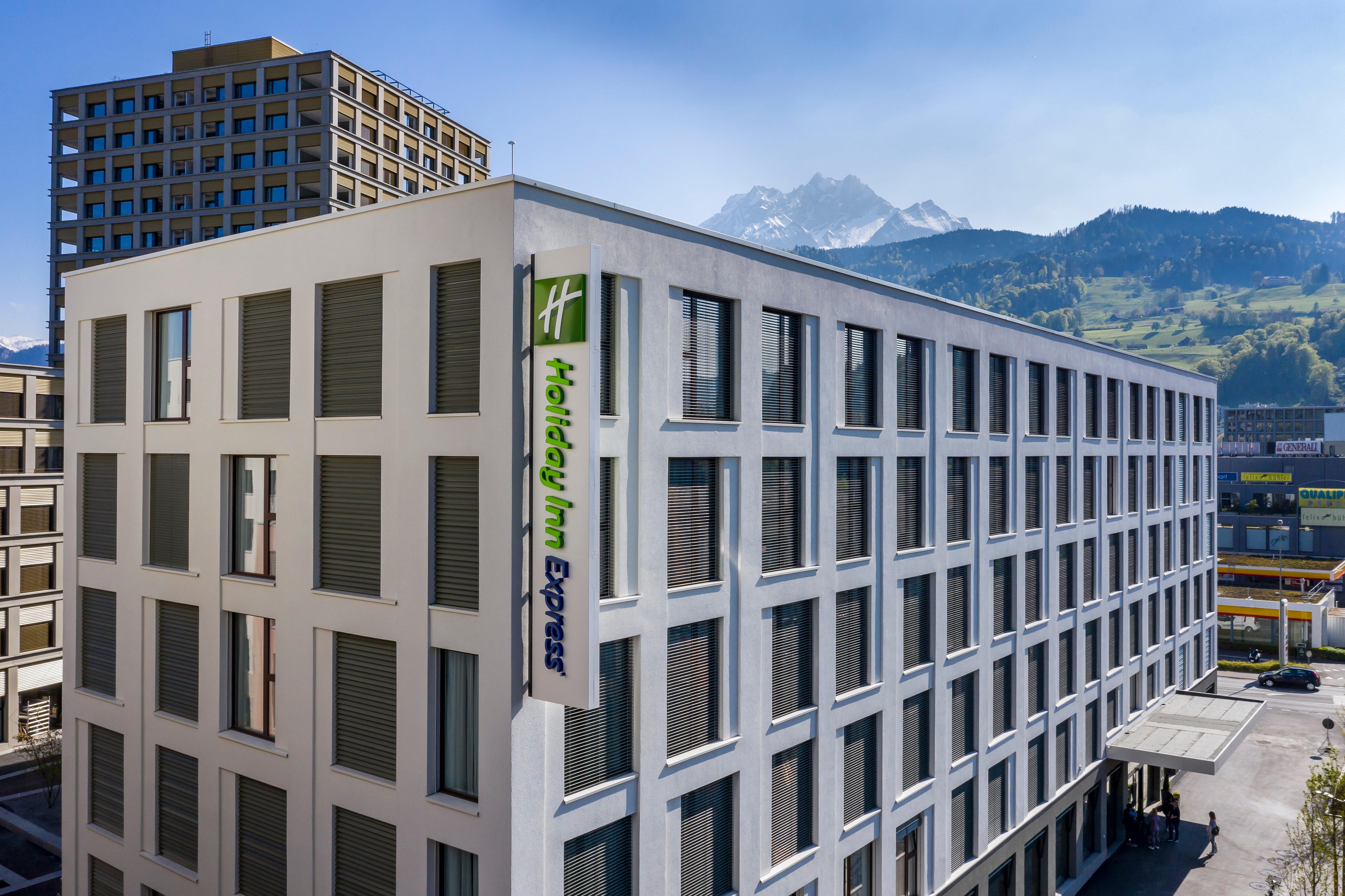Holiday Inn Express - Luzern - Kriens, An Ihg Hotel Exteriör bild